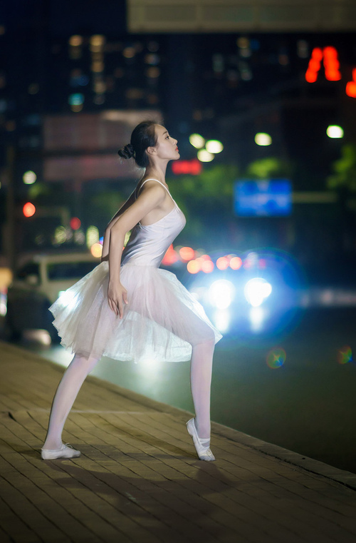 匈牙利前锋神秘受伤,备战巴尔干球队,匈牙利nb