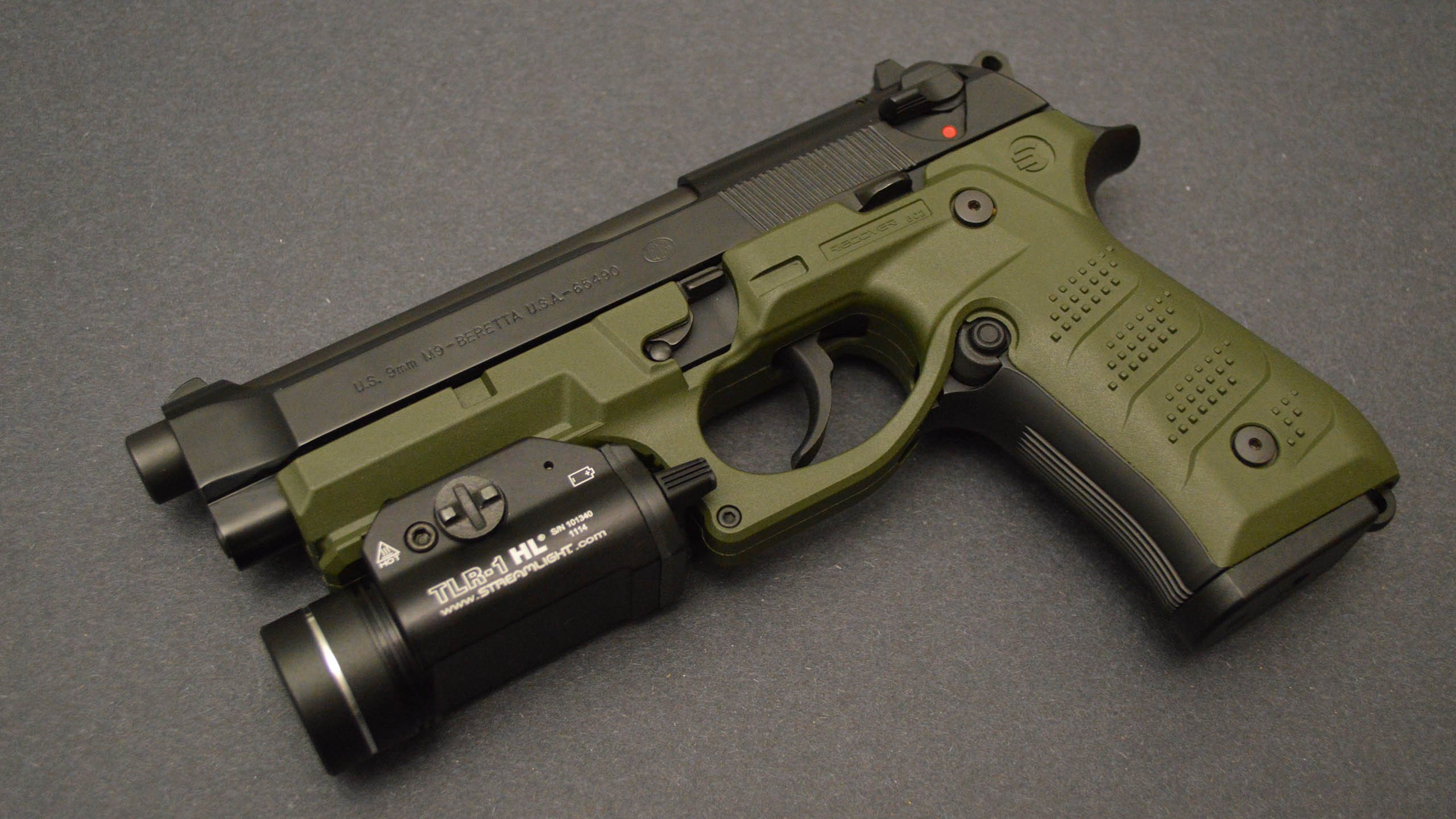 库里连续命中远投带动勇士打出高潮,库里超远投球