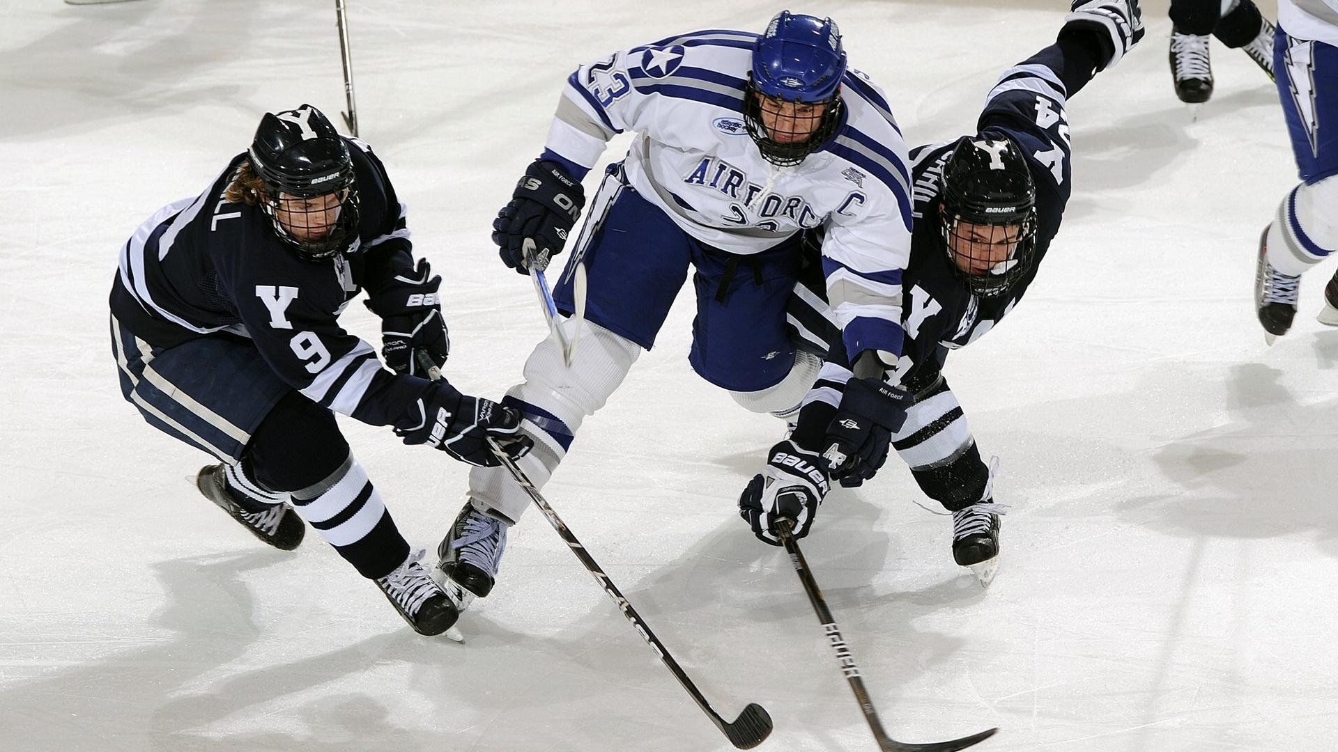 比赛节奏是否影响球员场上沟通频率，详述什么是比赛节奏